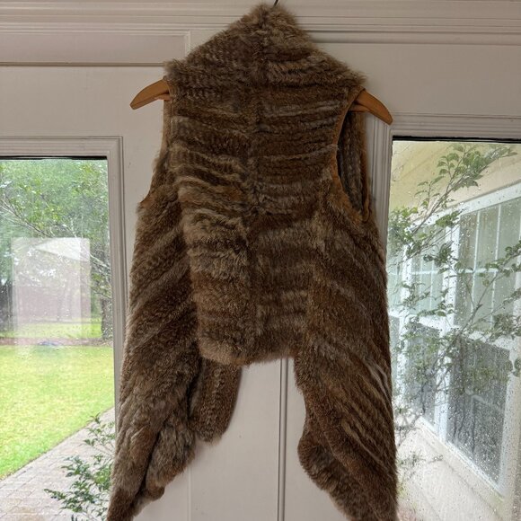 LaROK LUXE 100% Rabbit Fur Vest - Professionally Cleaned! - Picture 9 of 10